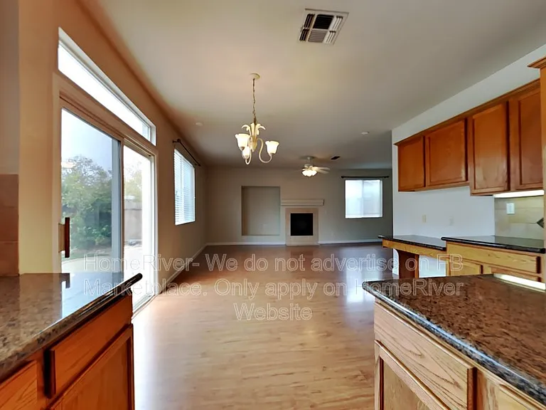 1069 Huntly Dr — Photo 9