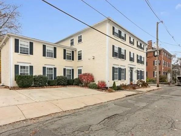 58 Lime St Unit 1, Newburyport, MA 01950