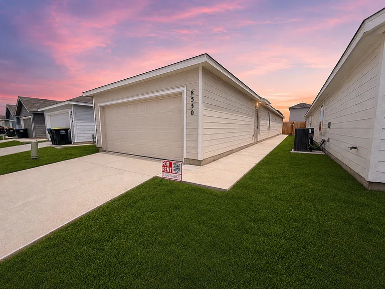8530 Eucalyptus Hls — Photo 32