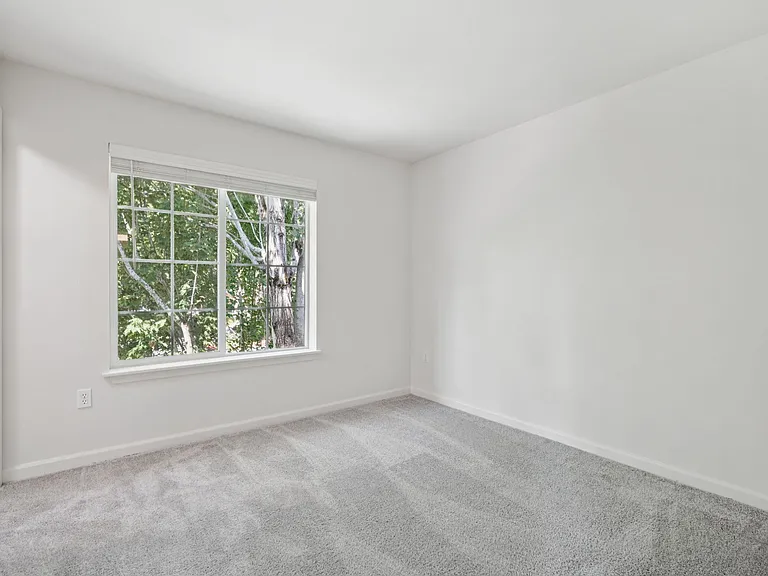 Oak Tree Apartments — Photo 82