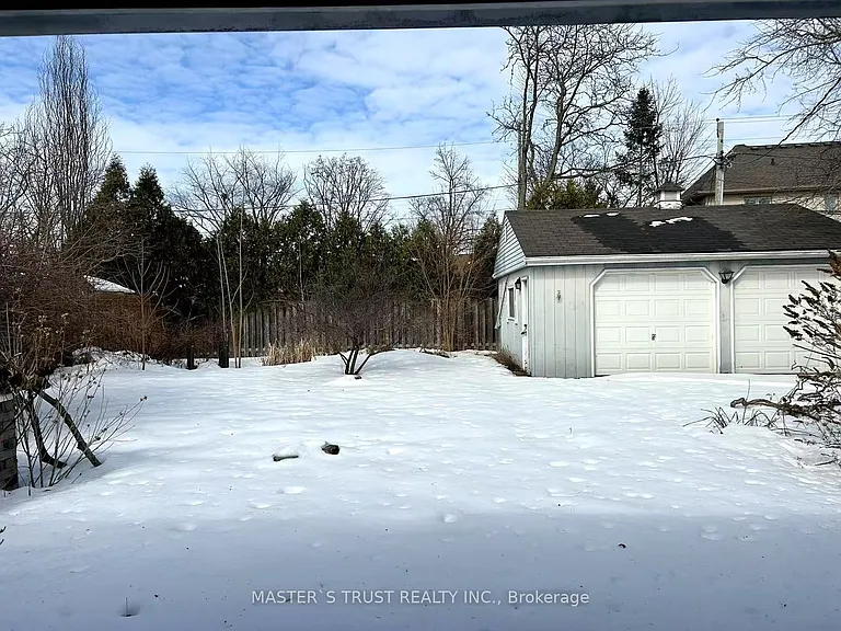 5183 Cherryhill Cres — Photo 35