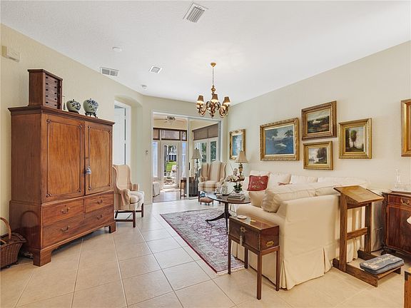 4th image of 465 E Tangerine Sq SW