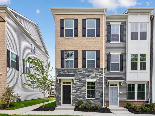 1015 Village Club Aly, Montgomery Village, MD 20886