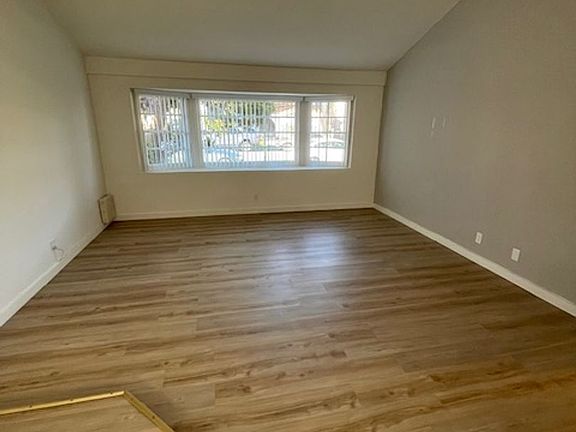 3rd image of 4260 Green Ave APT 1