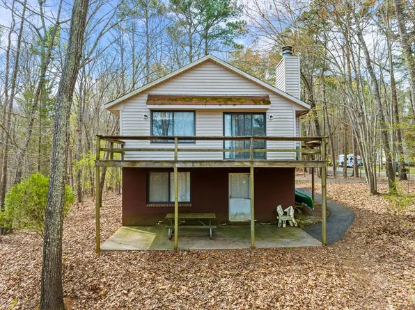 126 Crescent Ln, Clarksville, VA 23927