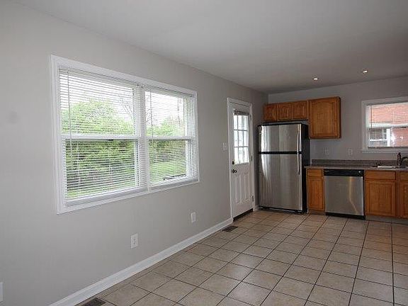 4th image of 1514 Van Buren Dr