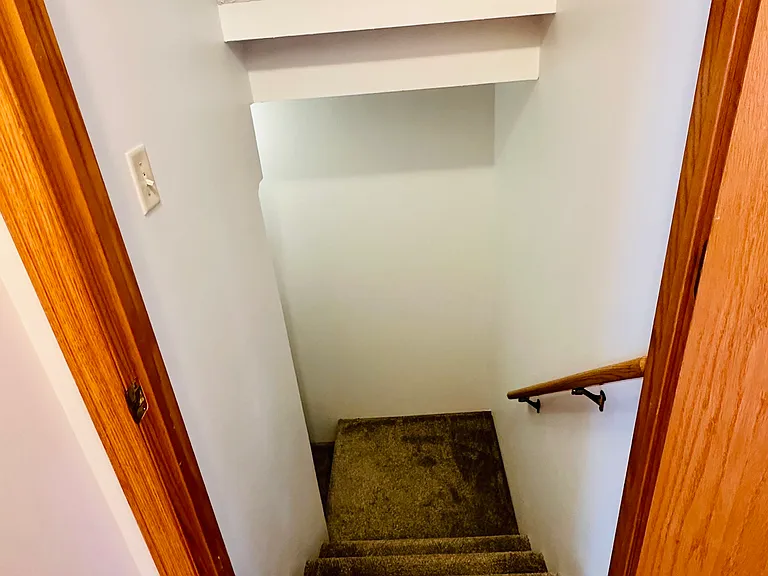 335 Sherwood Ave — Photo 13