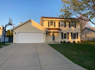 6022 S 31st St, Greenfield, WI 53221