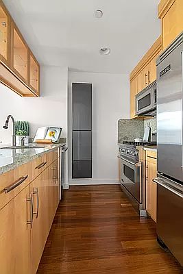 5th image of 161 E 110th St APT 6K