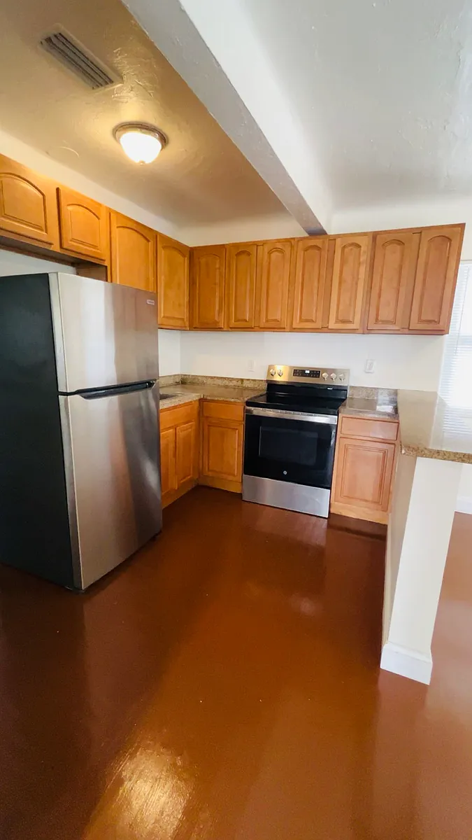Building Photo - 2019 Bay Dr #3
