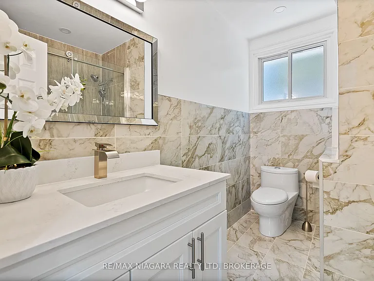 8235 Paddock Trail Dr #UPPER — Photo 16