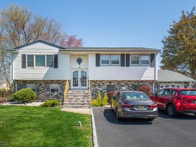 10 Addison Dr, Fairfield, NJ, 07004