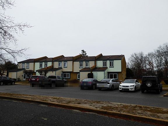 3rd image of 294 Central Blvd E