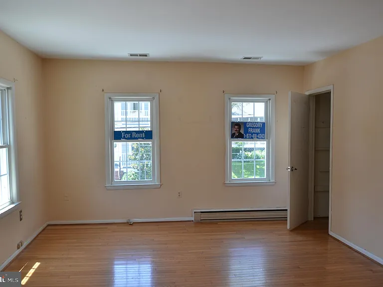 303 Commerce St #C — Photo 5