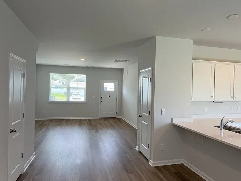 306 Salvia St — Photo 4