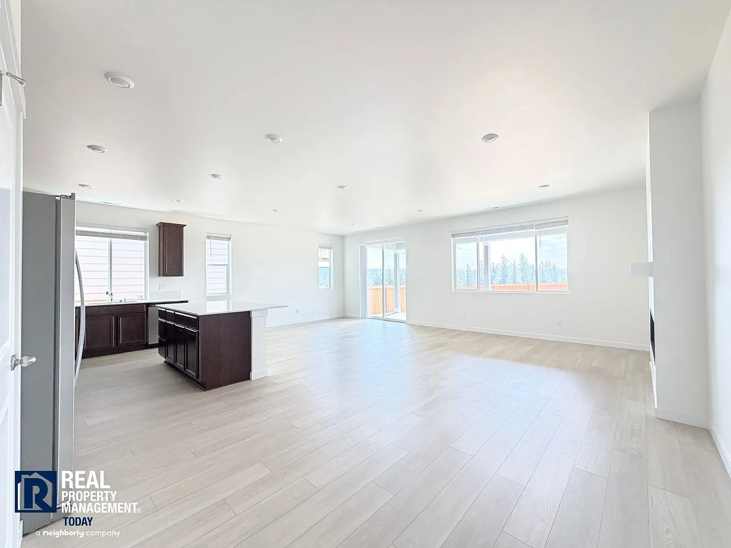 Brand-New 5-Bedroom Puyallup Home | Never Lived In, Central A/C & Modern Finishes — Photo 2