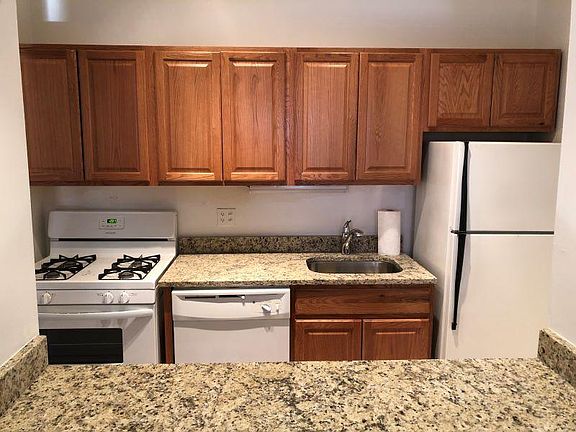 5th image of 777 W Diversey Pkwy APT 3SE