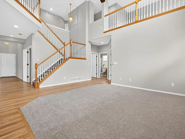 11572 Pine Hill St — Photo 15