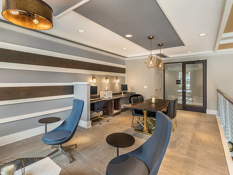 Mayfair Reserve — Photo 33