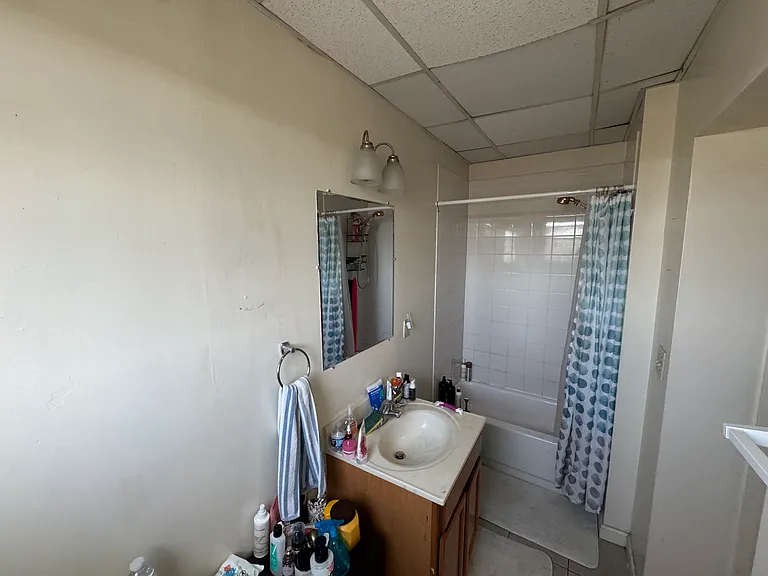1149 E 4th St #3 — Photo 13