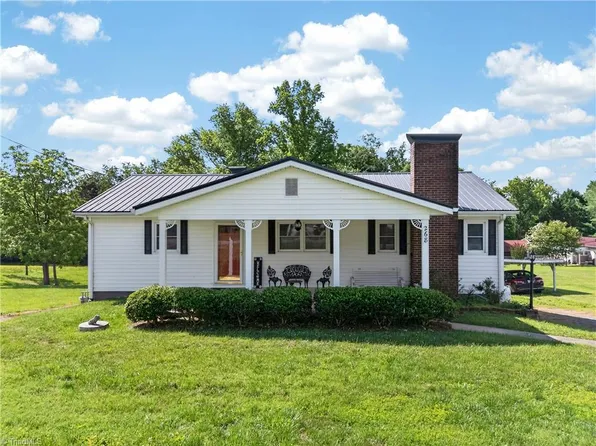 268 Smith Ln, Mount Airy, NC 27030