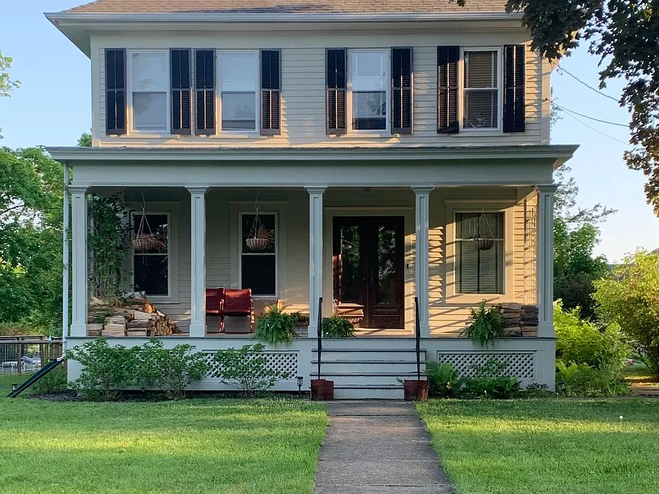 245 Main St