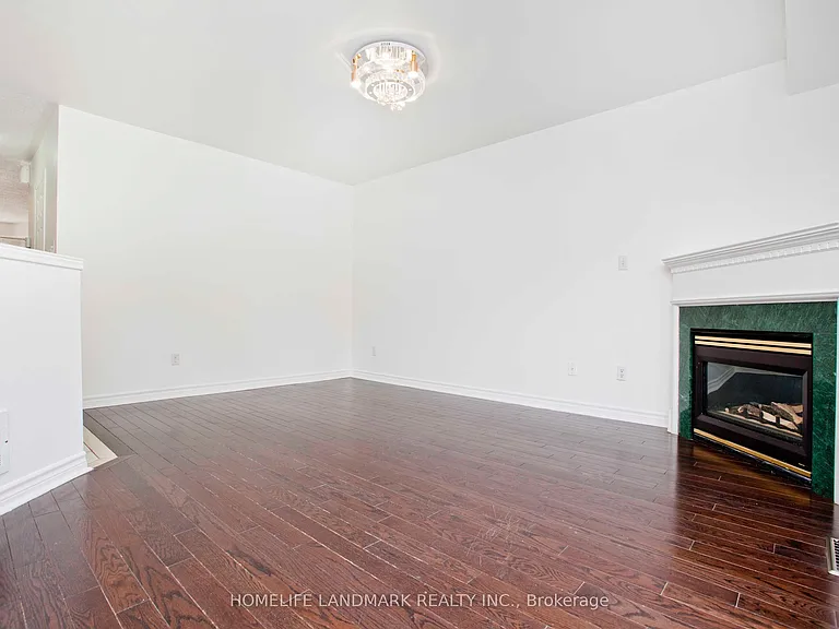 47 Waterton Cres — Photo 5