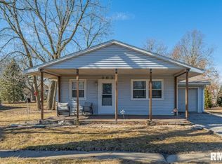 303 NE 6th St, Atlanta, IL 61723