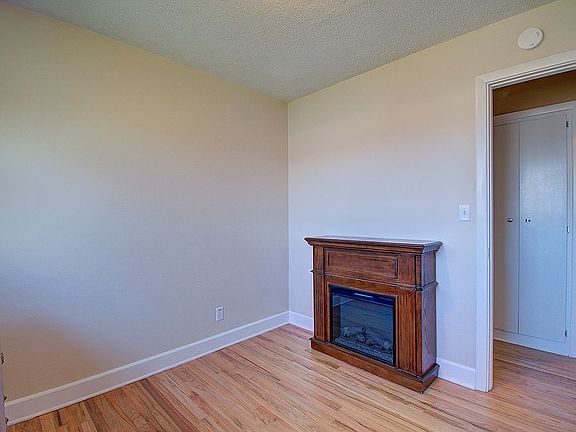2nd image of 212 NE 88th Ave