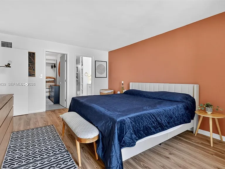 2350 NE 135th St #901 — Photo 11