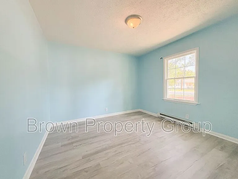 1547 Center St — Photo 7
