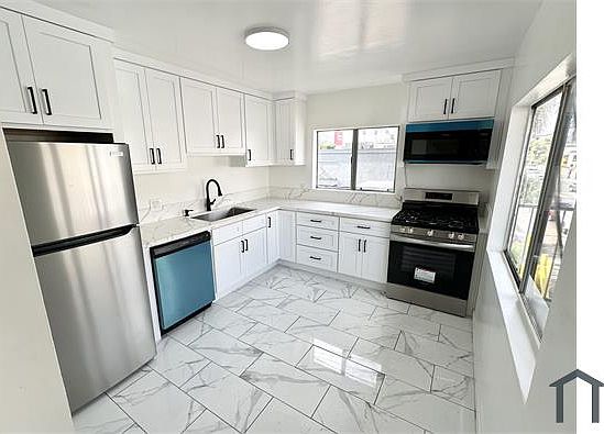 1st image of 5390 Romaine St APT 2
