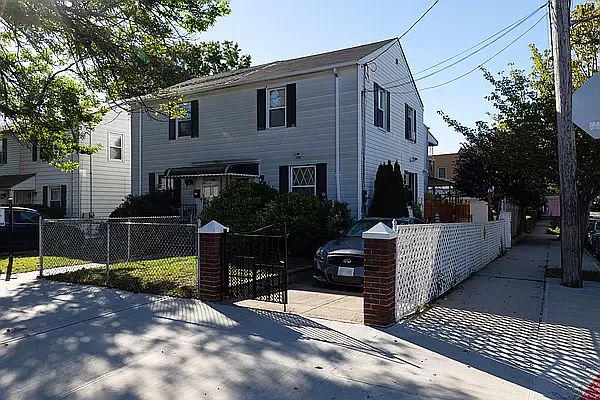 1st image of 1574 Allerton Ave