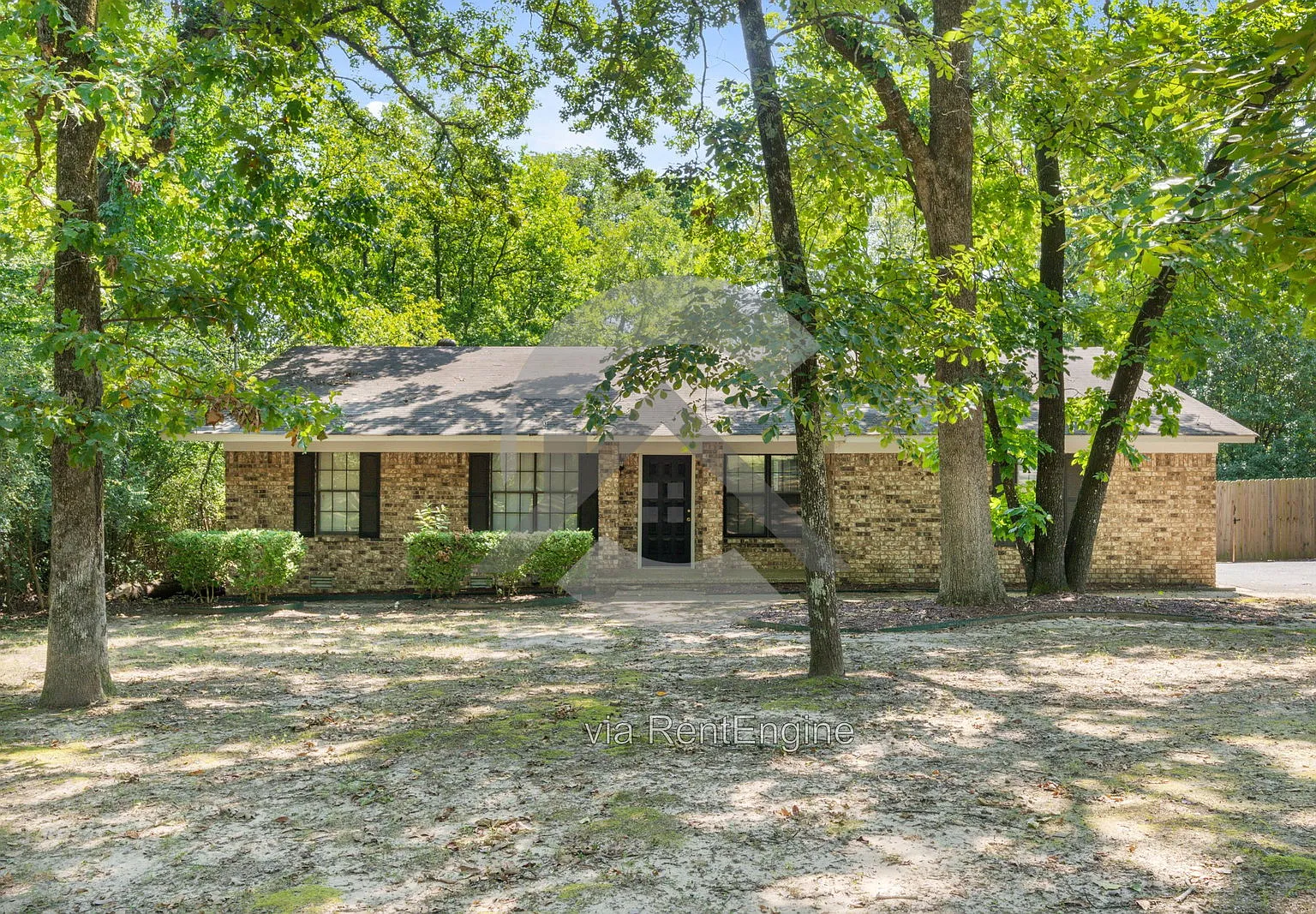 3 bed, 2.0 bath, 1932 sqft, $1,650 — Photo 1