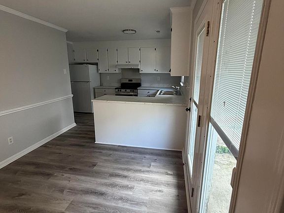 5th image of 3803 Sterling Pointe Dr
