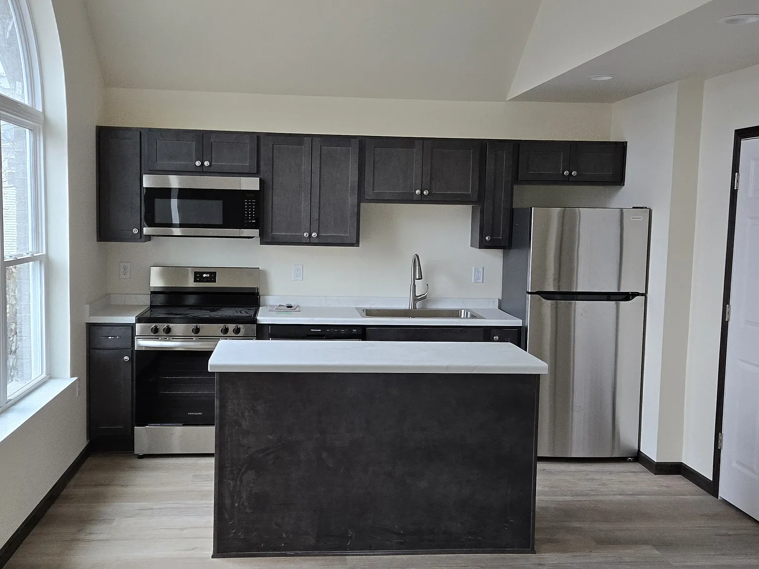 1 bed, 675 sqft, $1,100 — Photo 1
