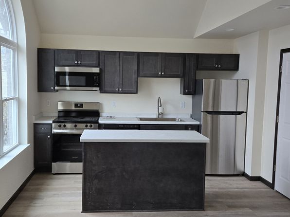 566 Sherwood Ave #1