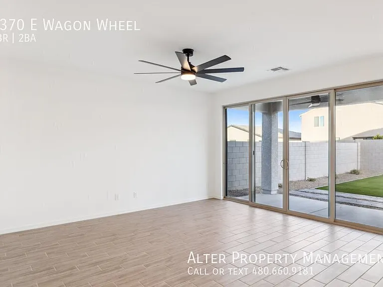 2370 E Wagon Wheel Ln — Photo 18