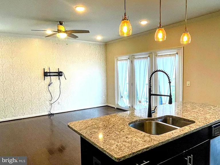 24558 Rosebay Ter — Photo 5