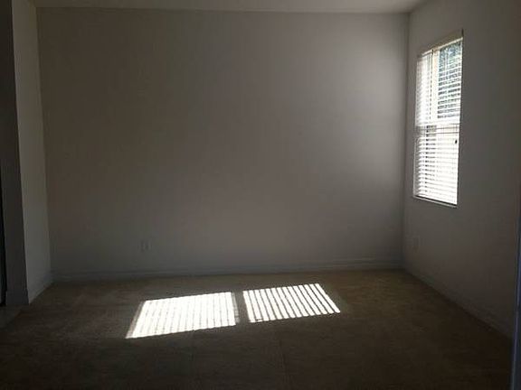 5th image of 489 Penny Royal Pl