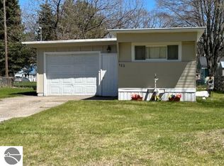 122 N Wheeler St, Oscoda, MI 48750