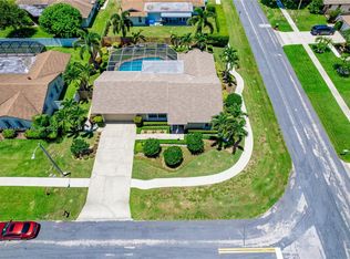 555 SW 24th Ave, Boynton Beach, FL 33435
