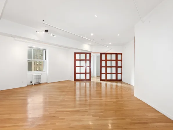 1200 Broadway image 2 of 10