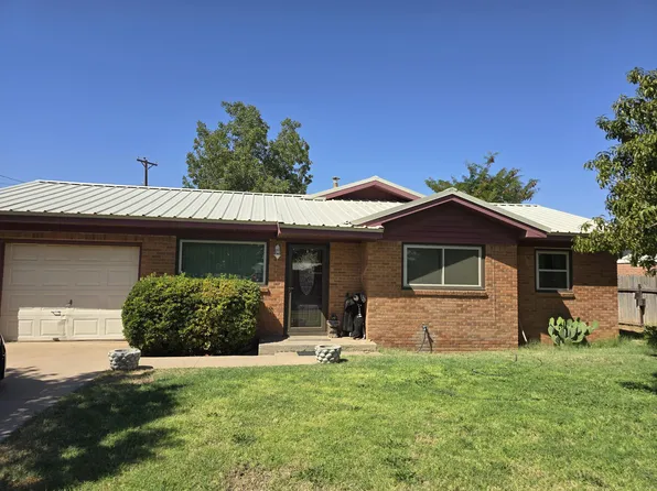 601 E 4th St, Denver City, TX 79323