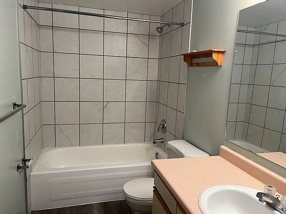 5th image of 5314 46th Ave #101