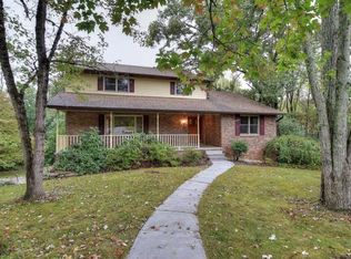 3 Rambling Cir, Johnson City, TN 37604