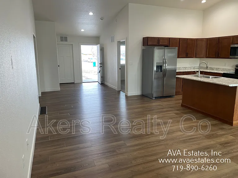 970 S Coral Pl — Photo 4