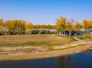 2539 Langer Ln, Bismarck, ND 58504