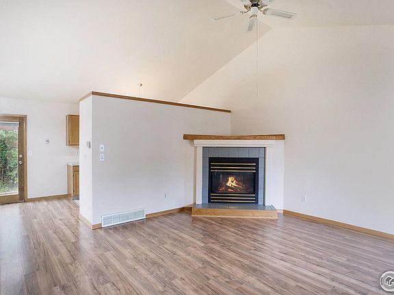 4th image of 1764 N Denver Ave
