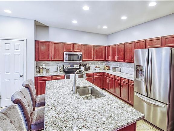 5th image of 10214 Glenburn Ln